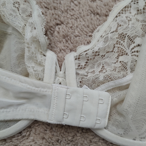 🪶 Vintage GUC Wacoal Brand Intimates Ladie's Unlined Lace Underwire Bra, 34D - Picture 9 of 11